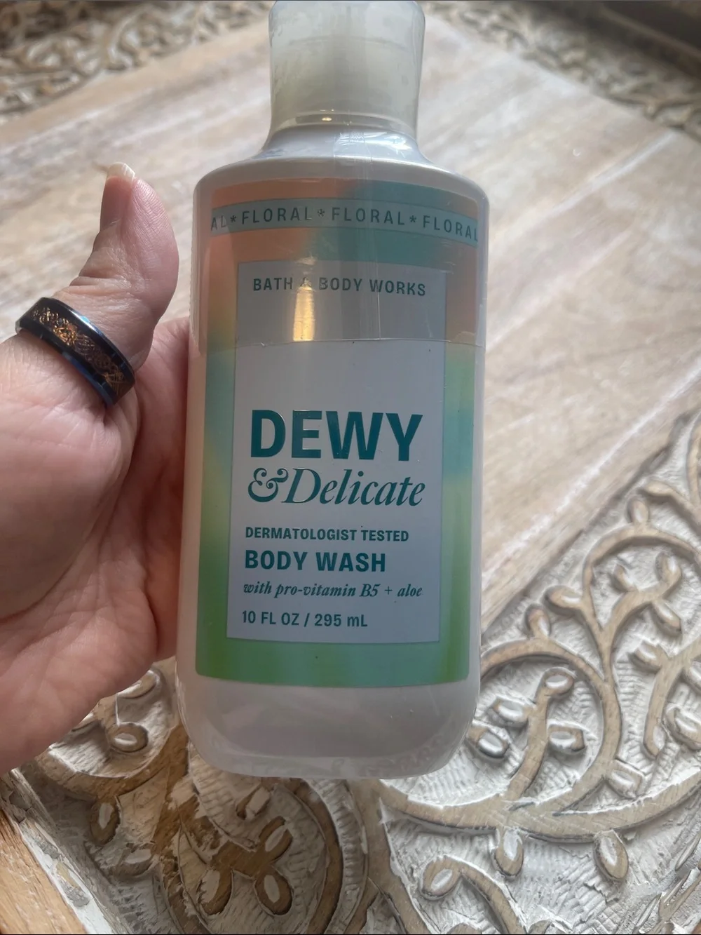 Bath & Body Works Dewy & Delicate Body Wash - Teal and White